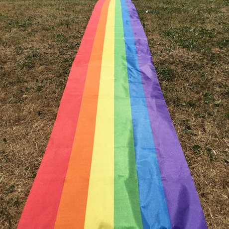 Regnbueflaggtøystykke 44 cm x 5 meter
